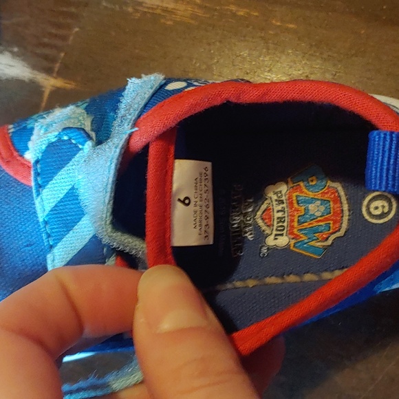 Paw Patrol Velcro Shoes size 6 - Picture 8 of 9